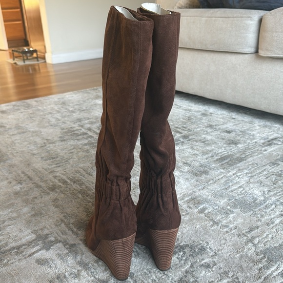Charles David Brown Suede Knee-High Wedge Boot Size 7.5 - Picture 5 of 5